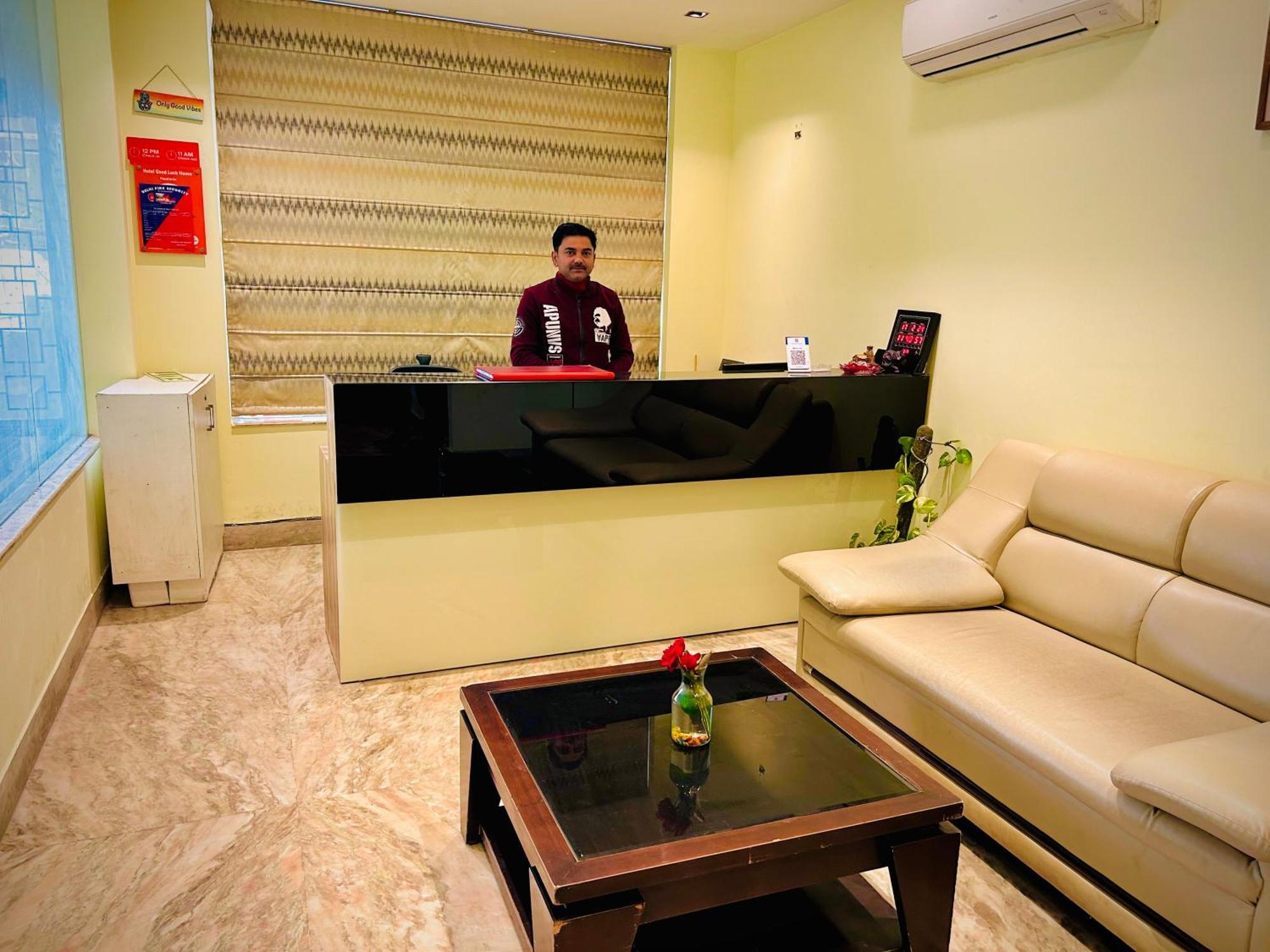 Hotel Royal Paradise By Kdson New Delhi Exteriör bild