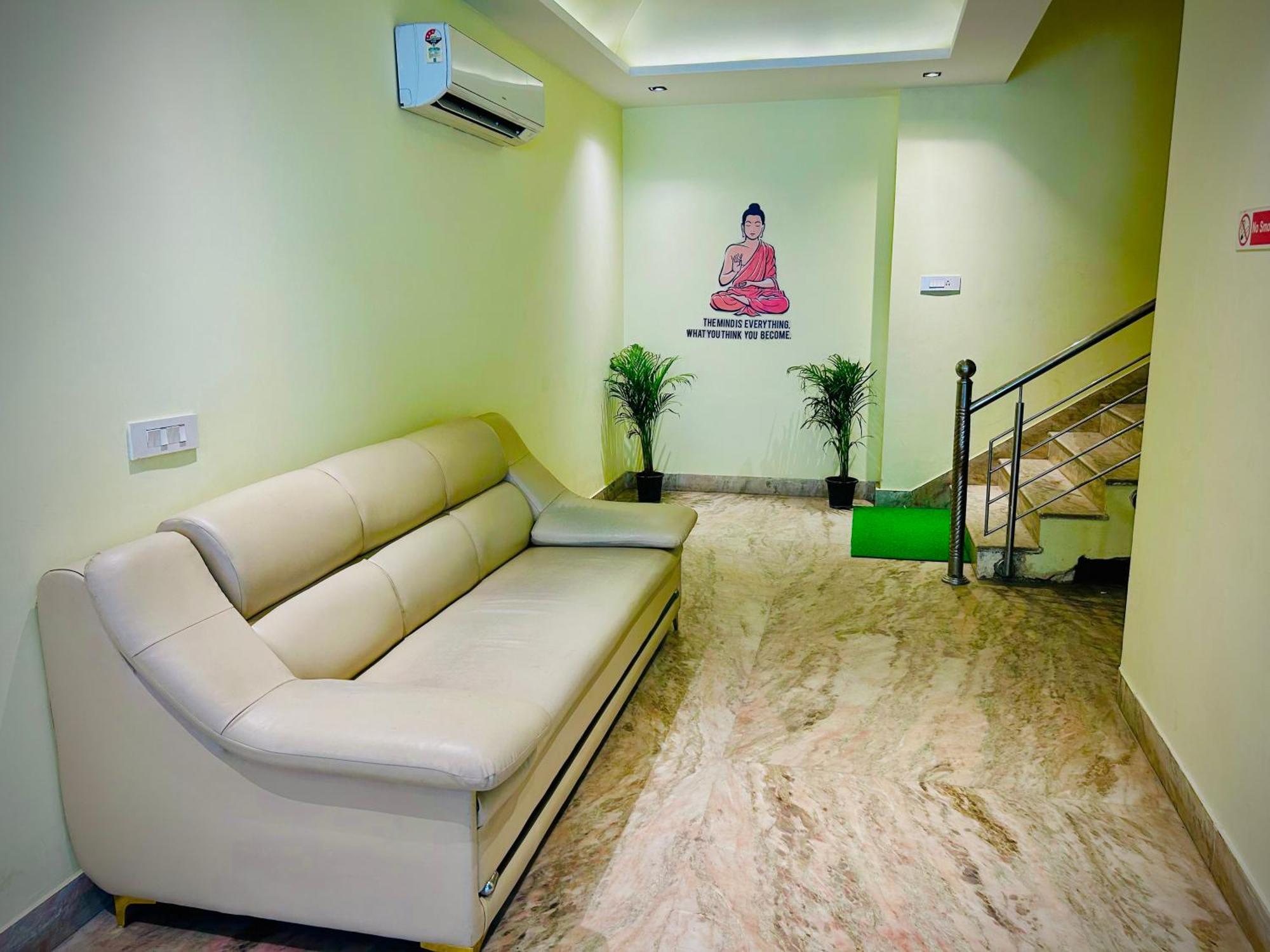 Hotel Royal Paradise By Kdson New Delhi Exteriör bild